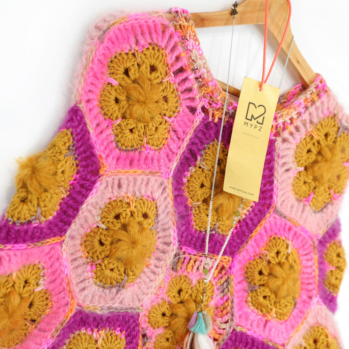 Crochet kit - MYPZ Poncho Pecan (ENG-DE-NL-ES-FR-IT-DA-SV-NO)