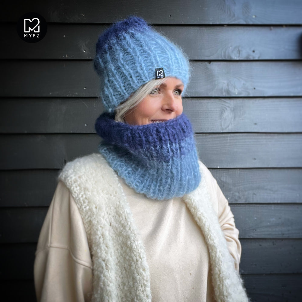 Knitting Kit – Gradient chunky mohair hat + snood Blue (ENG-NL)