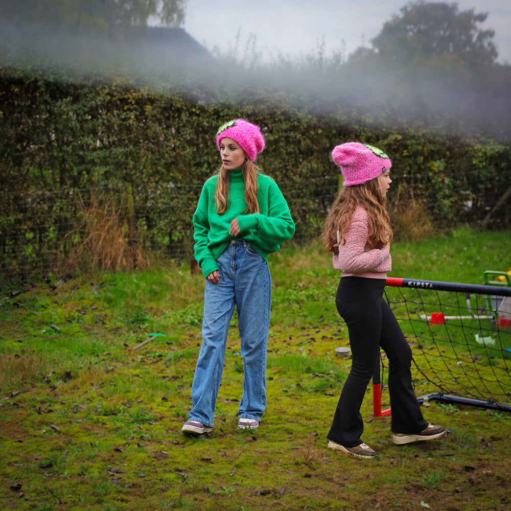 Knitting Kit – Chunky mohair Smiley beanies Pink 1 adult + 2 kid beanies (ENG-NL)